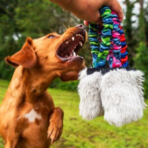Remorqueur Faux Fur Pocket Bungee Squeaker avec couineur I Tug-E-Nuff